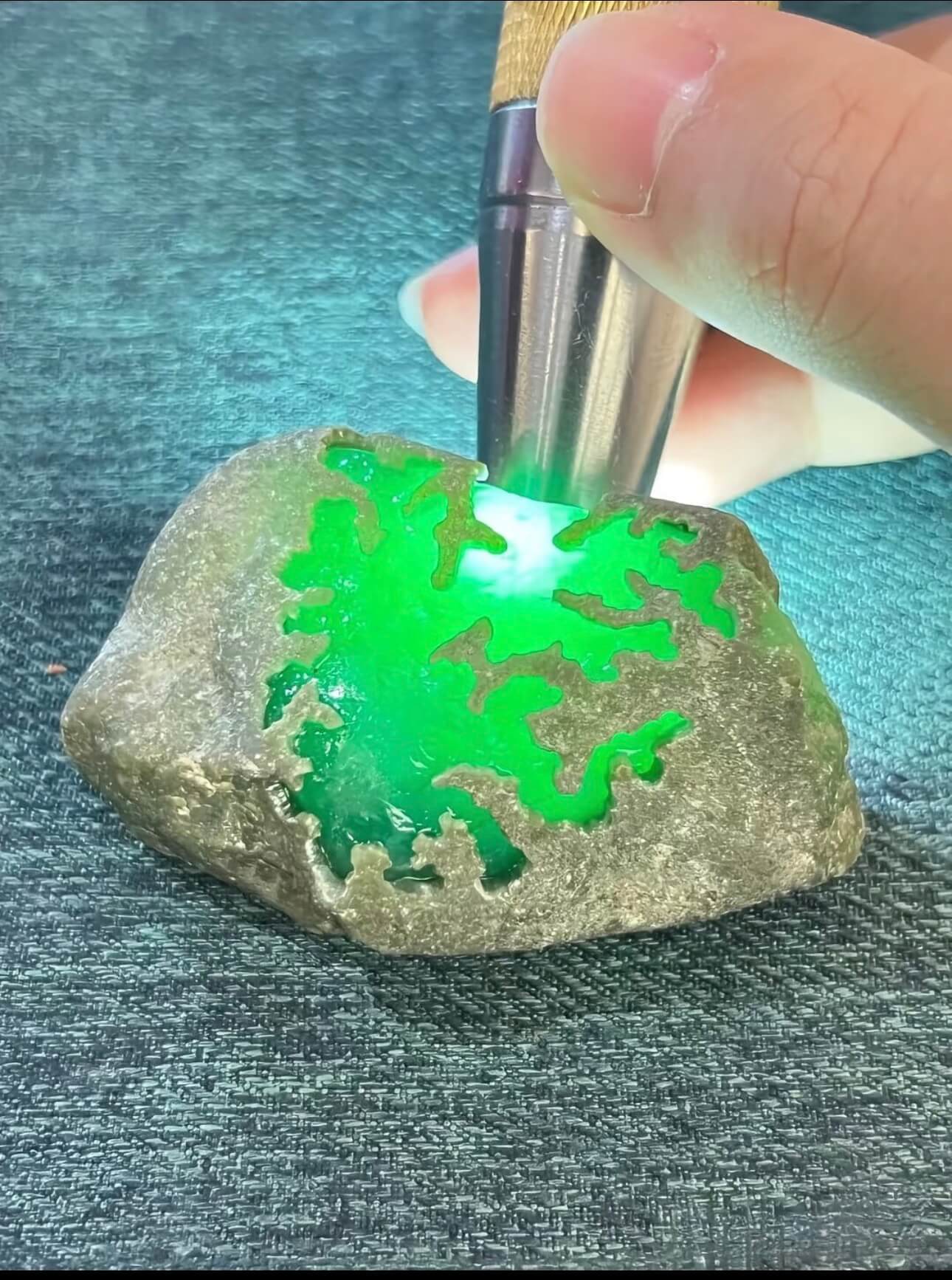 天然翡翠